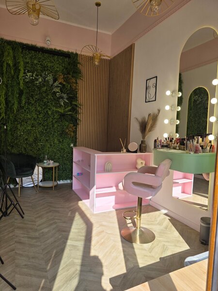 Dudesti, spatiu comercial la intrarea in mall Vitan, stradal, lux,