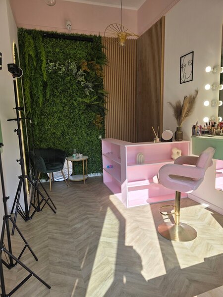 Dudesti, spatiu comercial la intrarea in mall Vitan, stradal, lux,